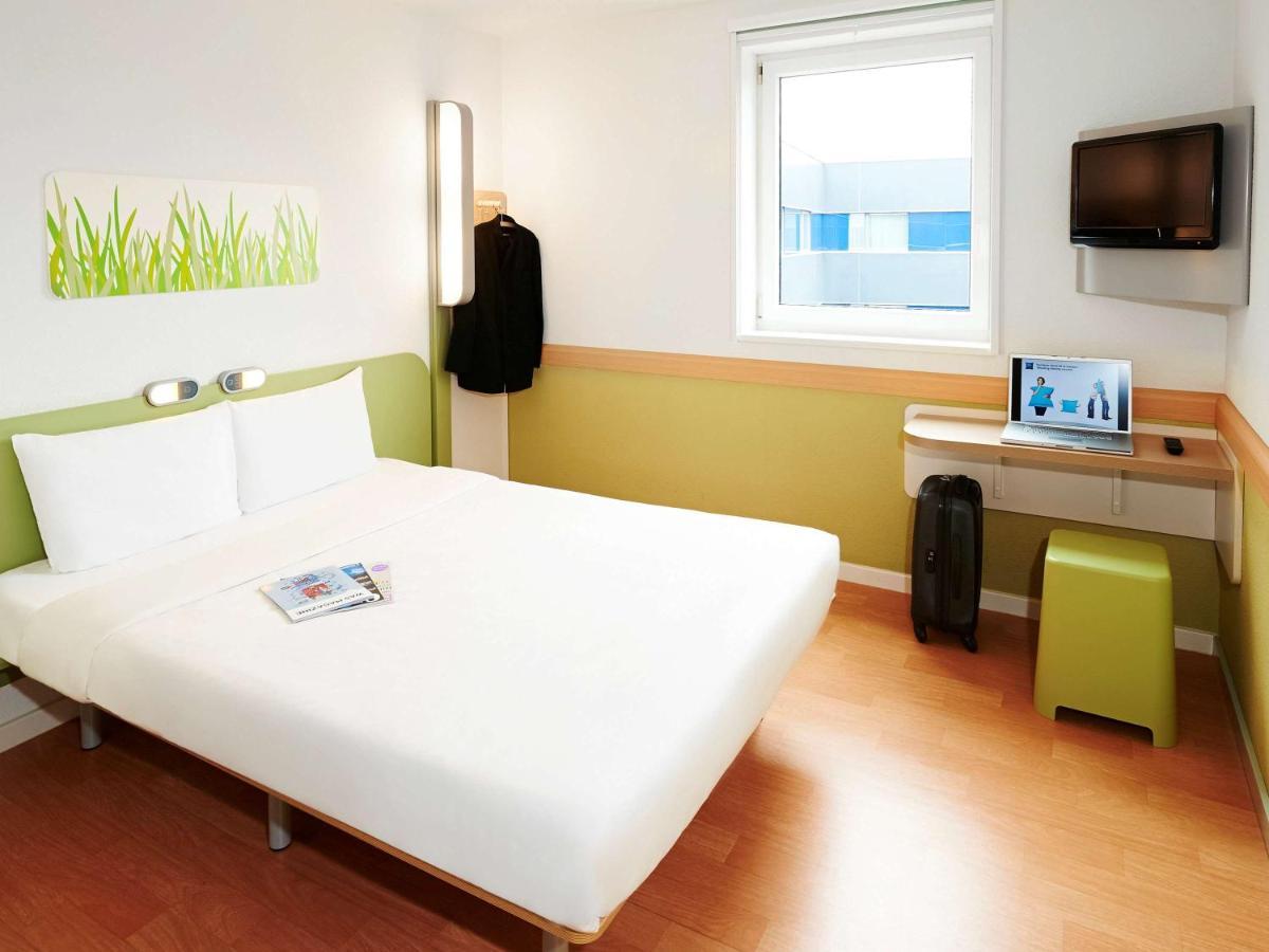 Ibis Budget Newport Exteriör bild