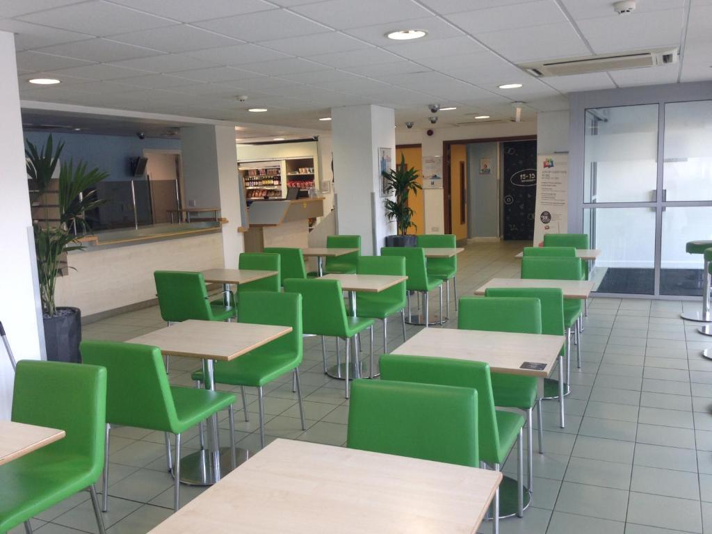 Ibis Budget Newport Exteriör bild