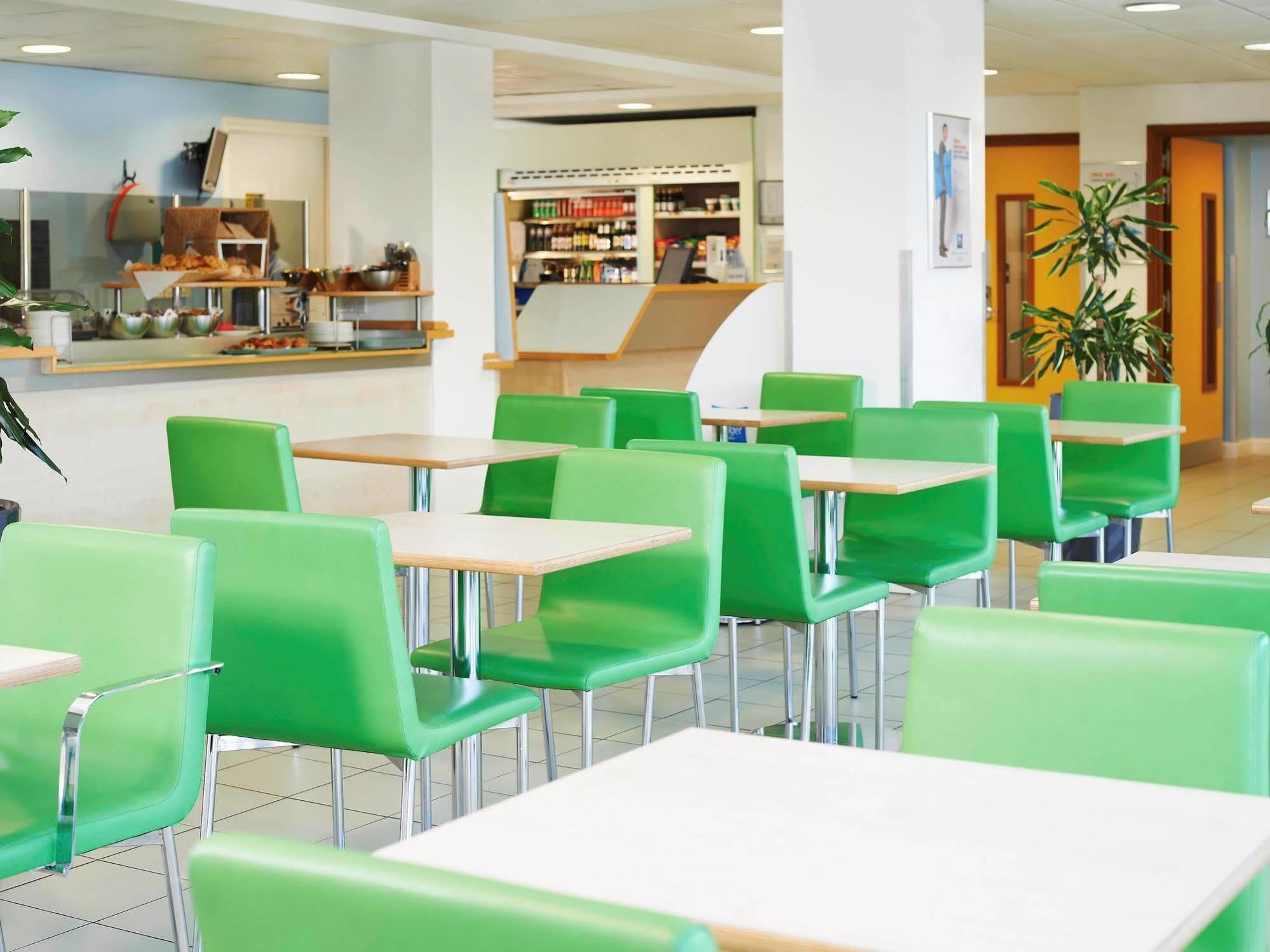 Ibis Budget Newport Exteriör bild