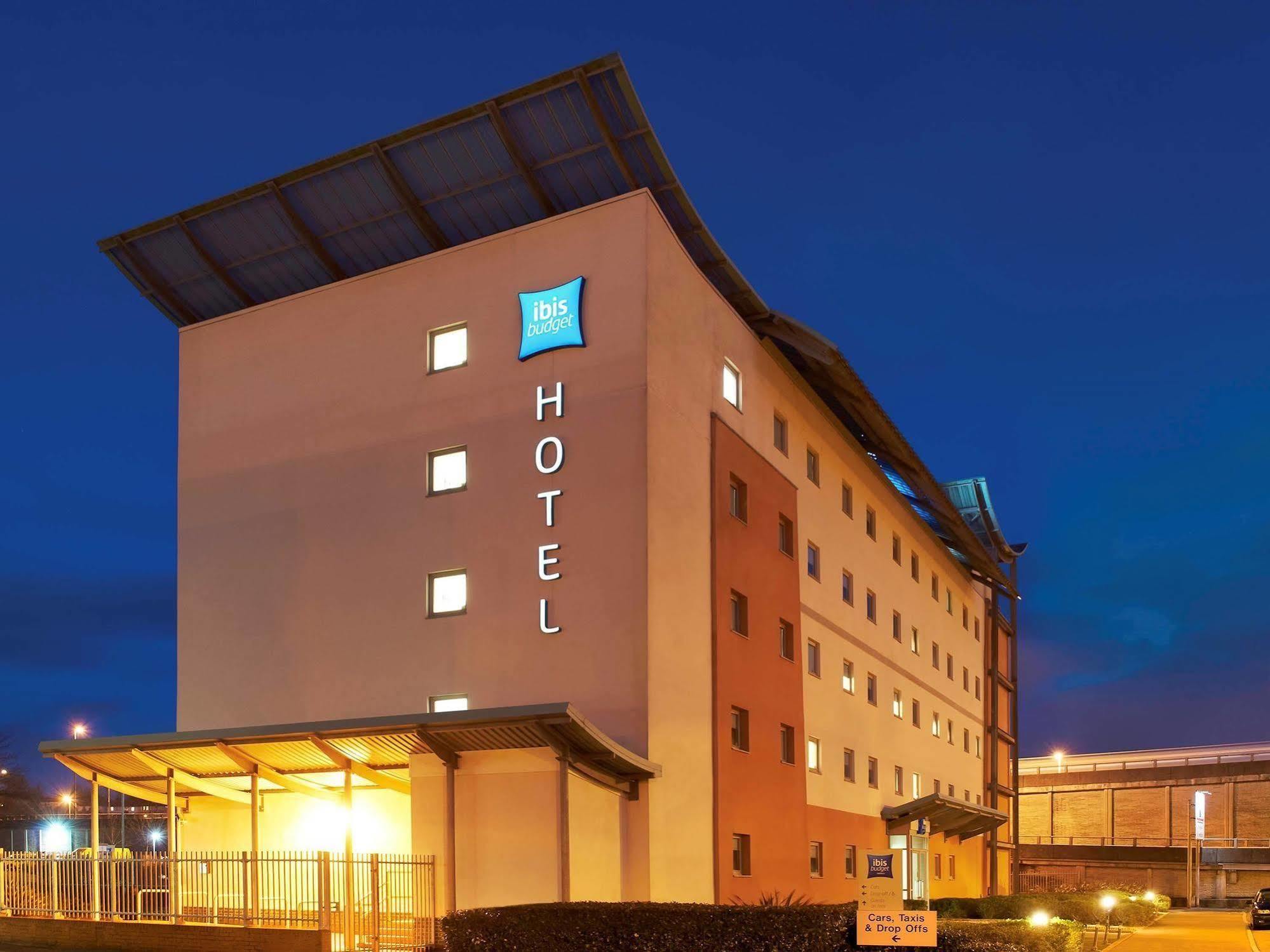 Ibis Budget Newport Exteriör bild
